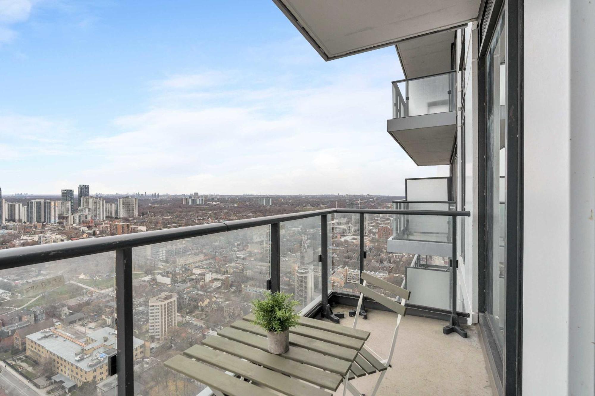 Sunset View Studio By Eaton Centre โตรอนโต ภายนอก รูปภาพ