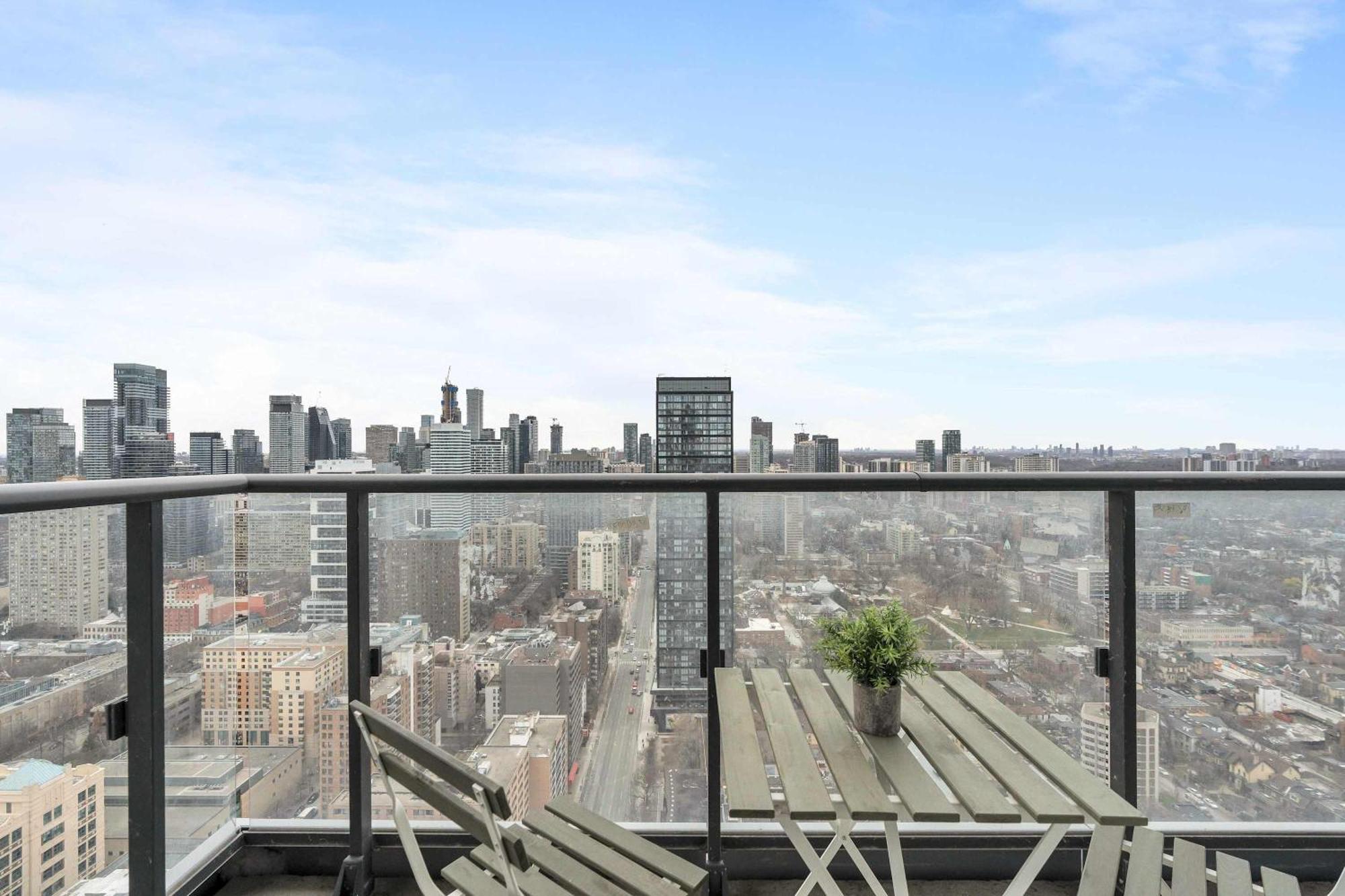Sunset View Studio By Eaton Centre โตรอนโต ภายนอก รูปภาพ